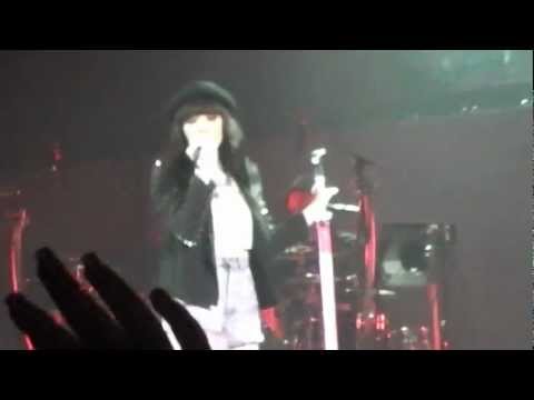 Carly Rae Jepsen - I Know You Have A Girlfriend (Concerto Justin Bieber - 11.03.2013)