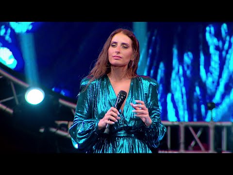 Hiba Tawaji - Caruso (from Baad Sneen Concert - Live in Byblos)