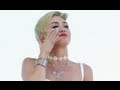 Miley Cyrus Breaks Down Crying During 'Wrecking ...