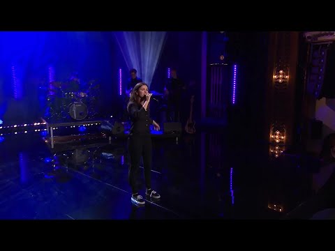 Se Claudia Renfro sjunga Human av Rag'n'Bone Man i slutaudition -Idol 2019. - Idol Sverige (TV4)