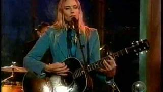 Aimee Mann - &#39;Going Through The Motions&#39; live on the Late Late Show, 2004-11-29