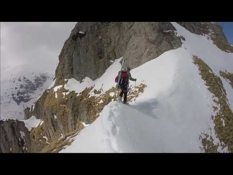 Acele Morarului, Munții Bucegi. O zi de schi-alpinism pur.