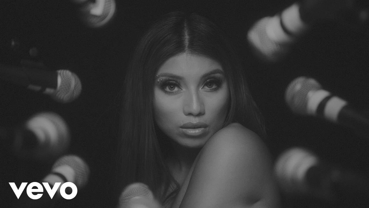 kirstin — Naked