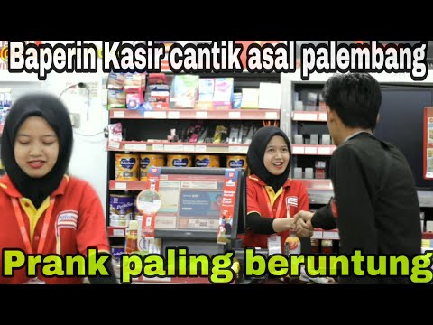 viral-ngajak-nikah-kasir-cantik-alfamart-langsung-tersipu-malu