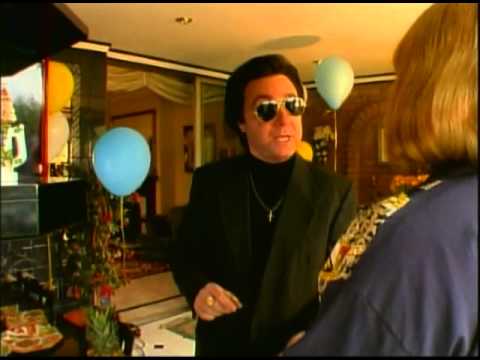 Stella Street: Series 2, Ep3 - Shallow End