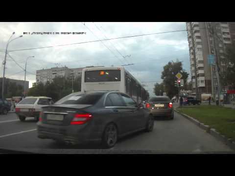 Drift mercedesem na ulicy, chory jakiś?