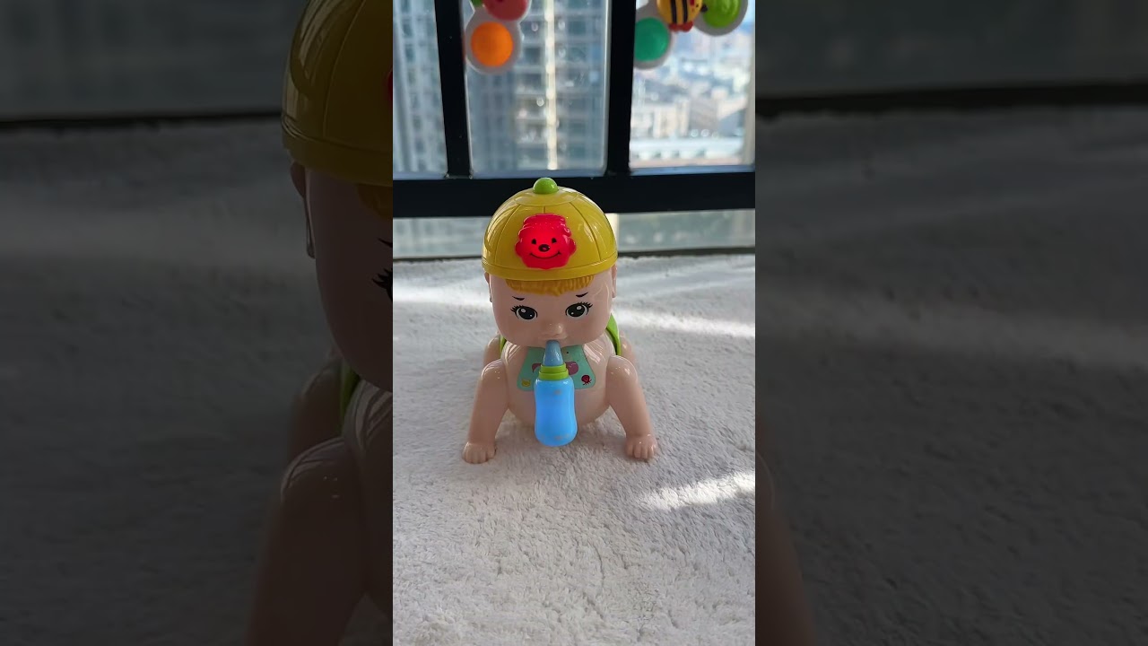 This crawling toy my dad bought is so fun! It can walk, play music, and train my baby to follow h