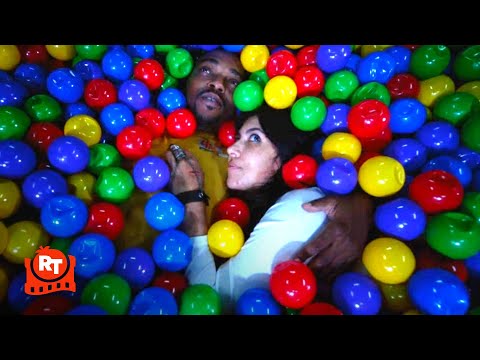 ツイステッド・メタル - クワイエット、泣き崩れる (S1E6) | Movieclips (Twisted Metal - Quiet Breaks Down Crying (S1E6) | Movieclips)