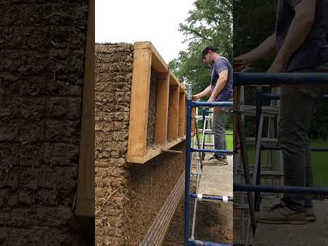 Building Cob Walls with Forms #cobhouse #cobbauge #naturalbuilding
