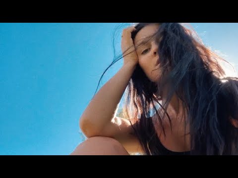 alayna - Sugar [Official Visualiser]