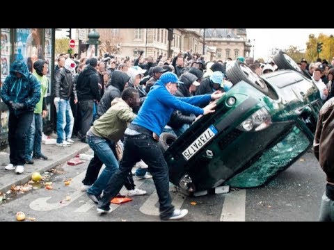 RAW ISLAMIC NO GO Zone in Paris France Police Attacked by Muslim Mob Breaking News 2018 Video