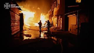 Ucrania: un incendio masivo arrasa edificios tras ataque ruso en Járkov