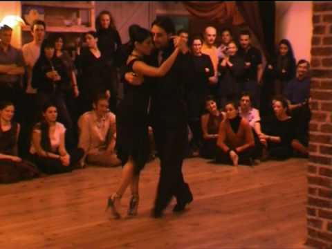 Javier Rodriguez  and  Geraldine Rojas  are  dancing  to  the  milonga  "  La Cicatriz  "