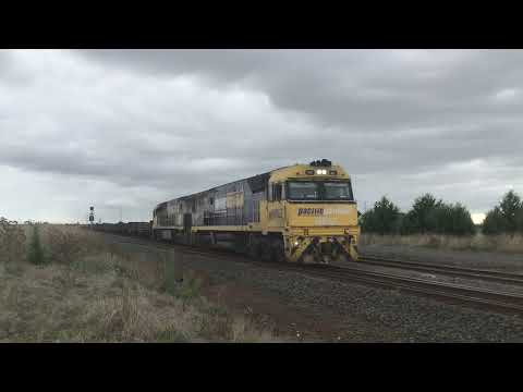 Up 4PM4 Steel with NR62 and NR32 at Gheringhap From Perth heading towards Melbourne￼ 1/5/2022