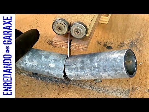 A trick to cut a metallic pipe with the jigsaw table