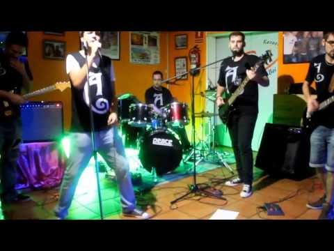 Apheiron - Aprender a llorar + The Memory Remains (cover Metallica)