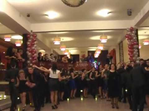 XV Studniówka LO w Żegocinie - 22.01.2011 - polonez klasy III B