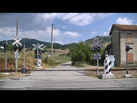 Spoorwegovergang San Polo D'enza (I) // Railroad crossing // Passaggio a livello
