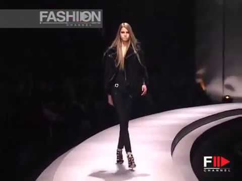 "Versace" Autumn Winter 2003 2004 Milan 2 of 3 Pret a Porter Woman by Fashion Channel