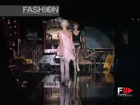 "Antonio Berardi" Spring Summer 2002 Milano 1 of 4 pret a porter women by FashionChannel