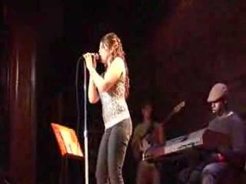 Lindsay Vinarsky in concert