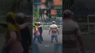 Download lagu Aksi BAK PAHLAWAN Polisi Tembak Begal di Probolinggo, Pelaku Sujud MINTA AMPUN & Ketakutan mp3