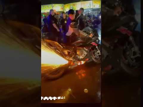 Crazy exhaust 😱😱😱😱😱 #backfire #exhaust #exhaustsound #superbike #bike #bikelover