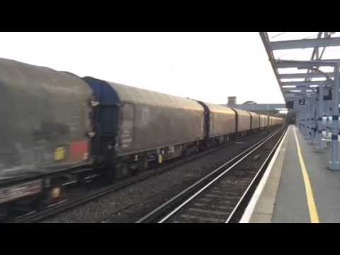 66125 passes Paddock Wood Working 6O32 - 29/7/14