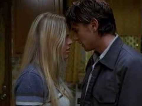 Freaks and Geeks - Daniel and Kim 'making up'