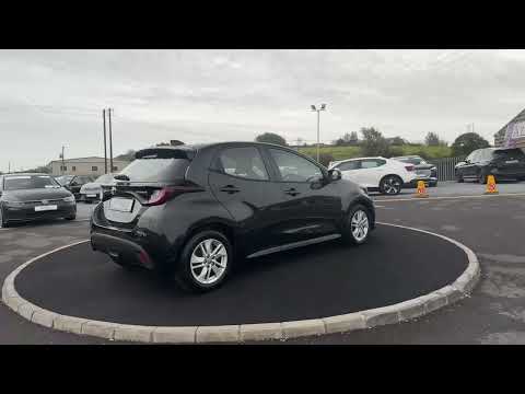 Toyota Yaris 2023 LUNA 1.5 PETROL HYBRID AUTOMATI - Image 2