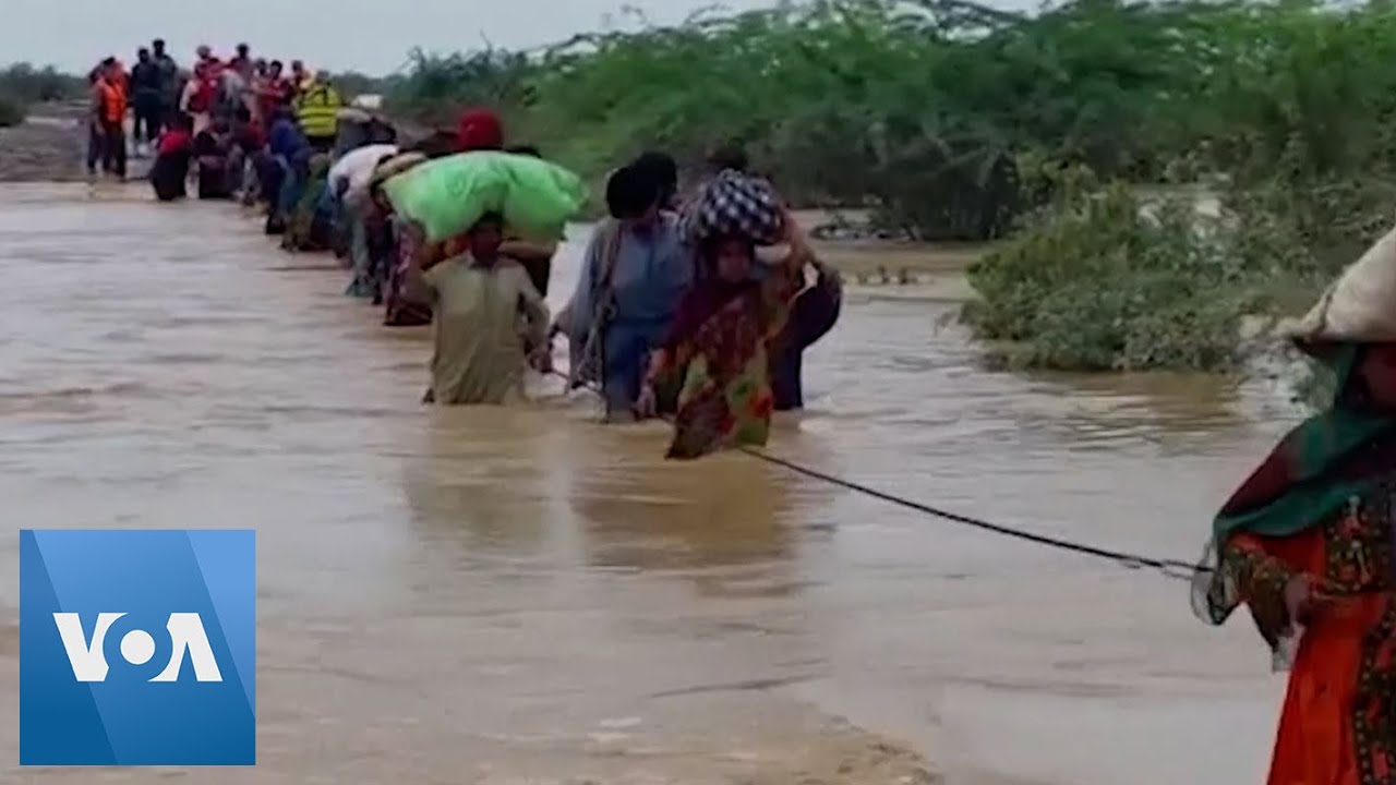 Hundreds Evacuated in Pakistan Amid Deadly Floods