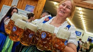 Oktoberfest startet mit Bier, Jubel und traditionellem Fassanstich