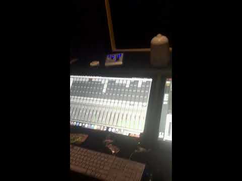 ViA PHiLLY #4iNNAMORNIN 🌃 VLOG (in studio)