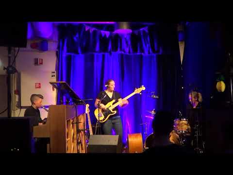 Falkevik - Sing to me - live