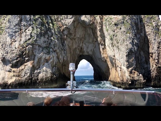 Bootsfahrt - Faraglioni-Felsen