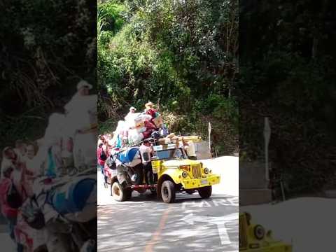 asi llega este carpati a el municipio de Caicedo Antioquia,bien cargado de campesinos y #cafe #campo