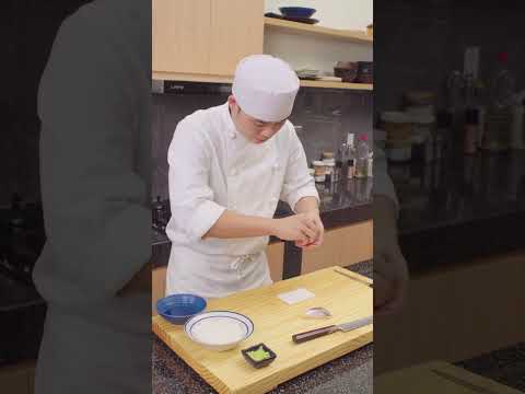 Cách Đầu Bếp Nhật Nắn Sushi, Tỉ Mỉ Và Tinh Tế