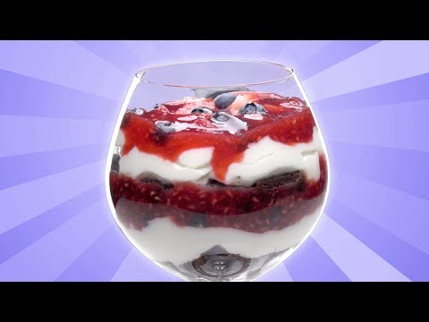 Tortino al cioccolato in vetro con frutti di bosco: un dessert da sogno!