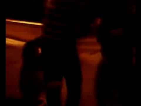 IL CANE CHARLIE BALLA IN PIAZZA A CASTELLIRI