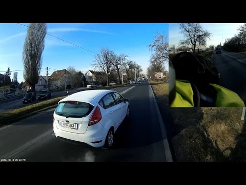 MNX-831 Nem tud mit kezdeni a kerékpárossal - Doesn't know how to handle a cyclist