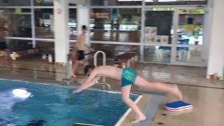 Schwimmen Kopfsprung-Sportunterricht