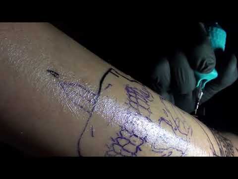 Copie de autotattoo/leg/ skull