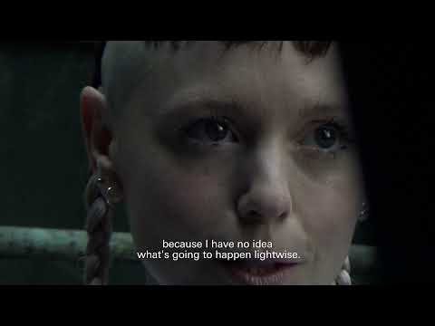 i-N SESSION x Versace Jeans Couture: Catnapp