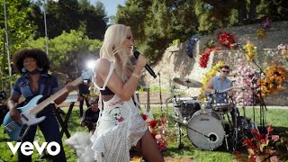 Gwen Stefani - Late To Bloom (Backyard Garden Party)