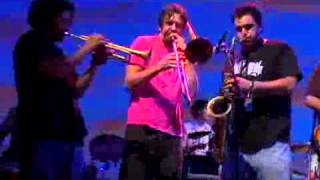 &quot;Mudfootball&quot; Live - Jack Johnson with G. Love &amp; Ozomatli