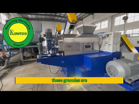 Zkušební provoz stroje na lisování plastových fólií a peletování