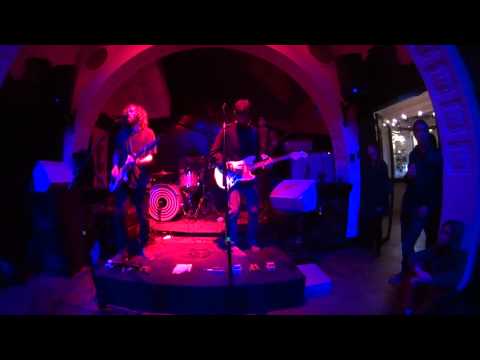 Vuelveteloca - Serpientes (Bar Radicales, Mayo 2014)