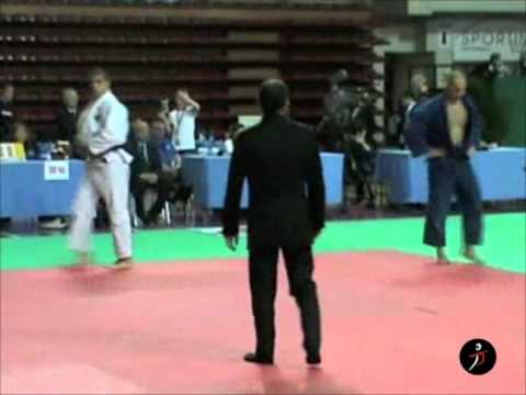italiajudo_Camp Ita Assoluti Novara 2011_ Lorenzo Bagnoli vs Walter Facente_90 kg.flv