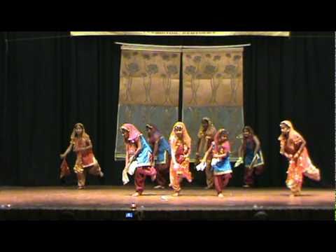 " Mundian to Bach ke Rahi", Punjabi Bhangra by Kids, Diwali 2010, BTCC, Lexington , KY