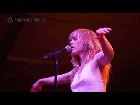 Suki Waterhouse - Good Looking ( Live at Bonnaroo, 2023 )